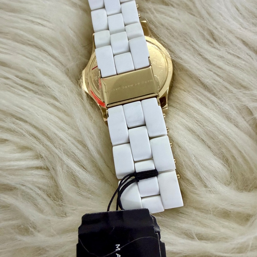 Marc by Marc Jacobs Women's White Gold Quartz Wristwatch Water-Resistant Analog - Picture 3 of 7